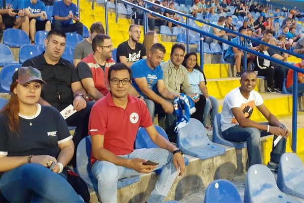 Fair play na tribinama: Tražitelji azila uživali u Dinamovoj utakmici